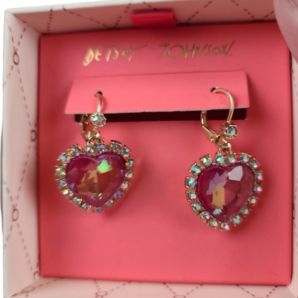 NWT ♥️⚜️💖 BETSEY JOHNSON Valentine Heart Shaped Earrings - Picture 3 of 12
